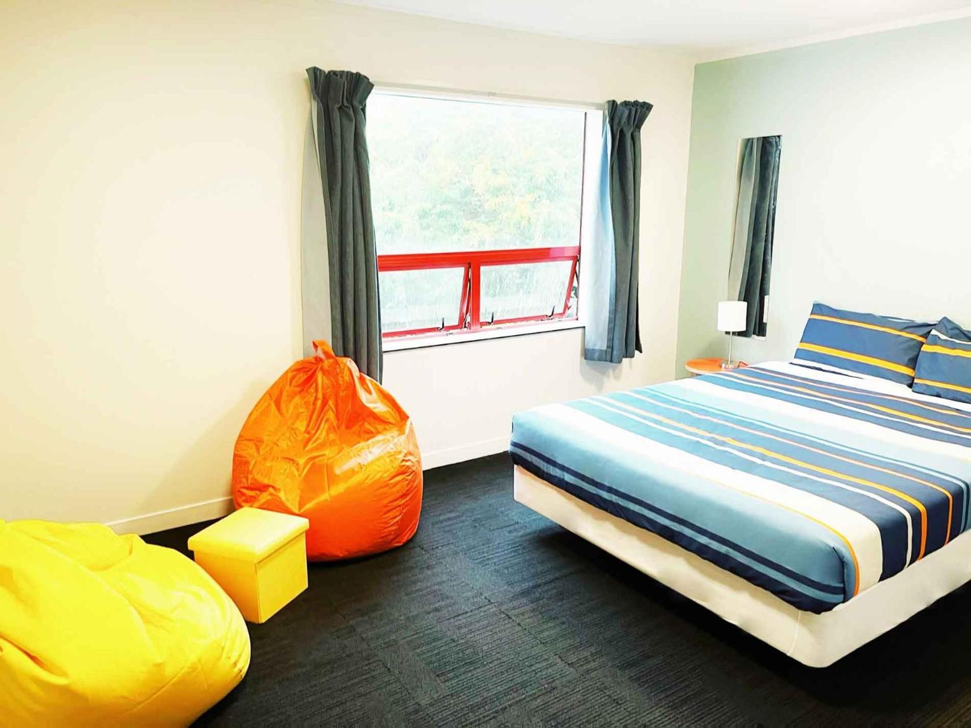United Auckland Hostel Room photo