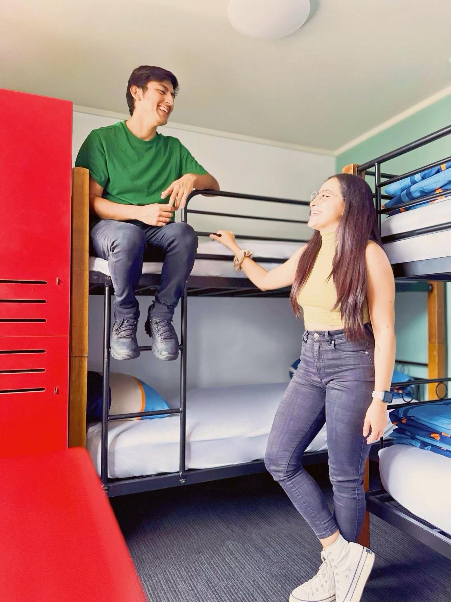 United Auckland Hostel Exterior photo