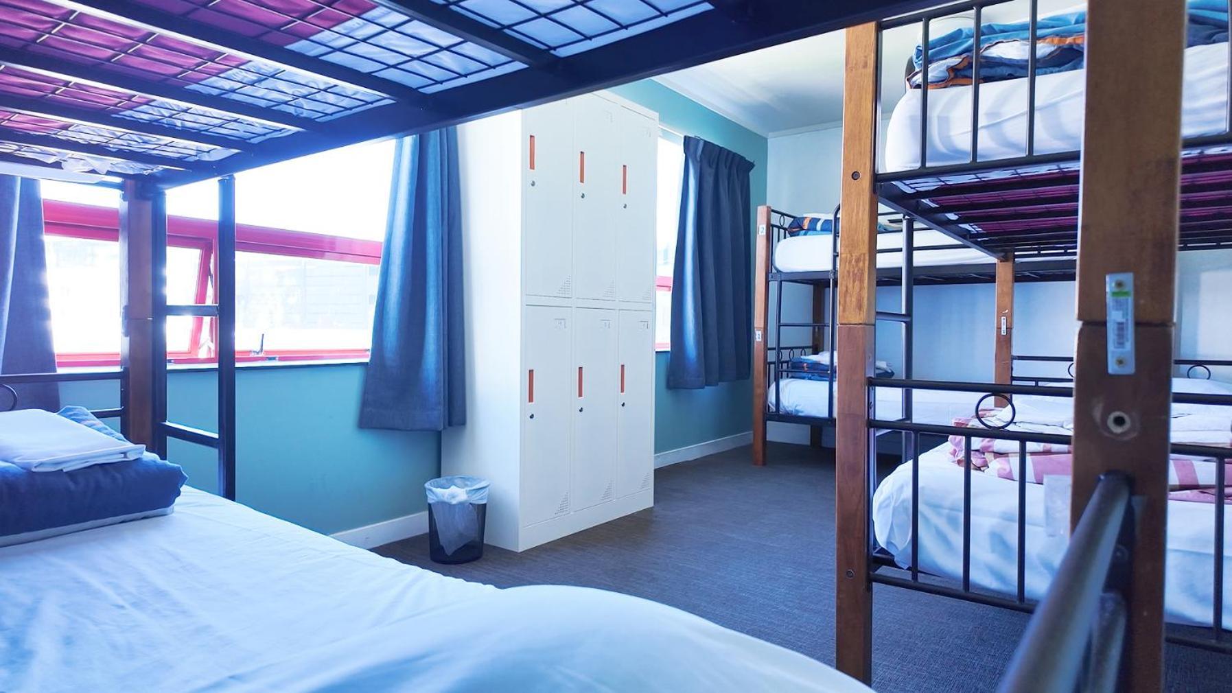 United Auckland Hostel Exterior photo