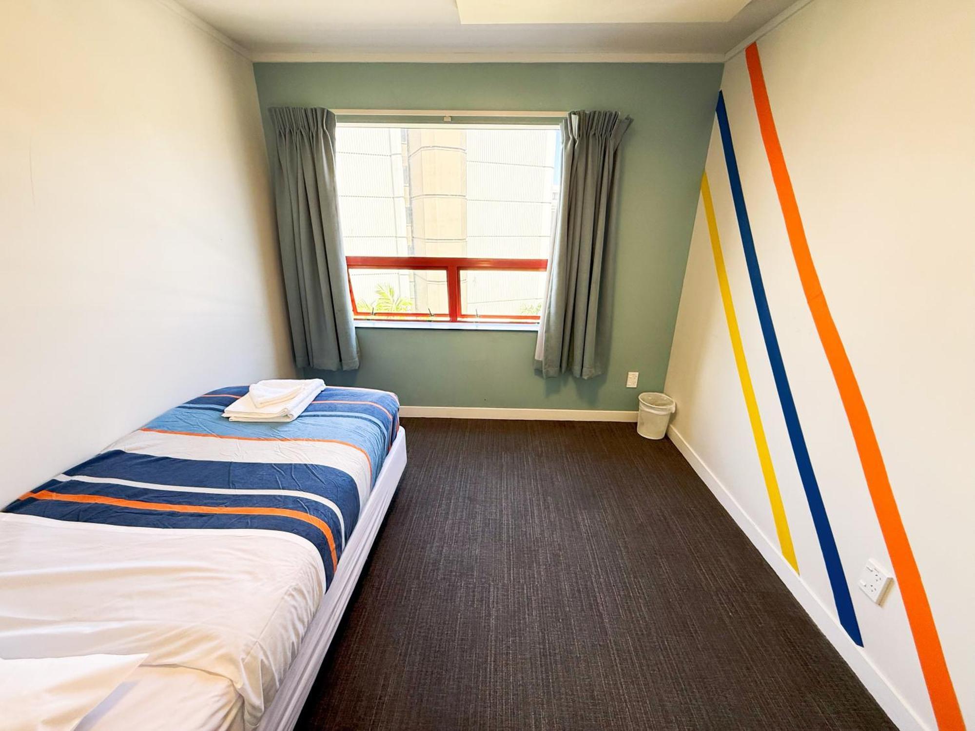 United Auckland Hostel Exterior photo