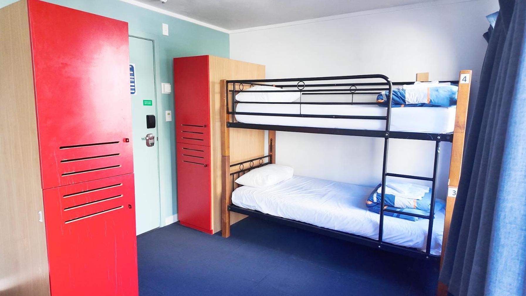 United Auckland Hostel Exterior photo