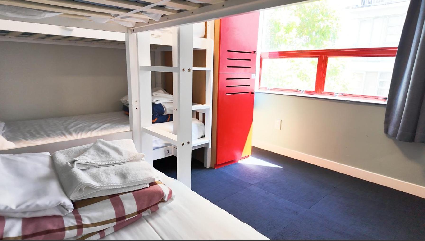 United Auckland Hostel Exterior photo