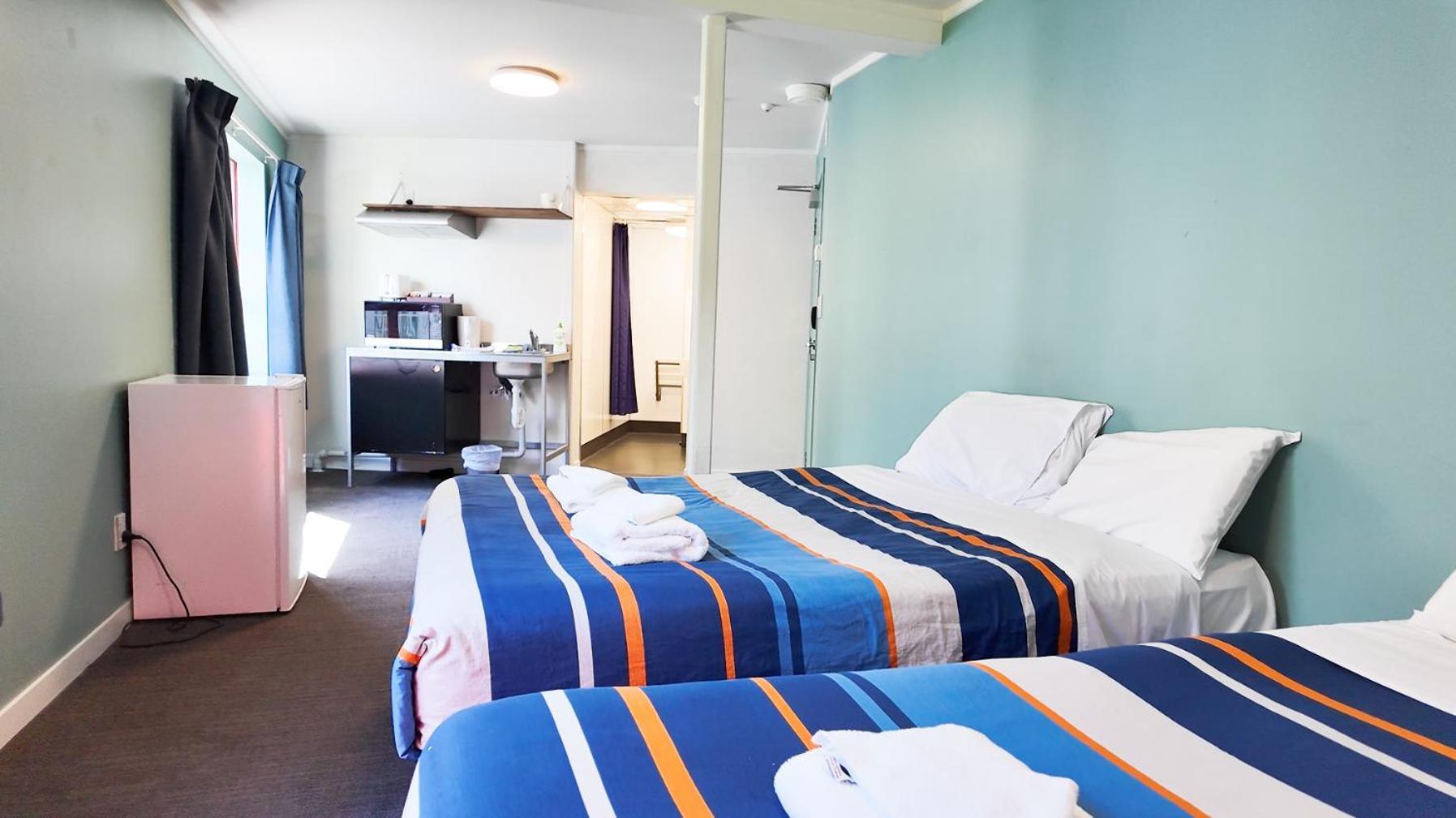 United Auckland Hostel Room photo