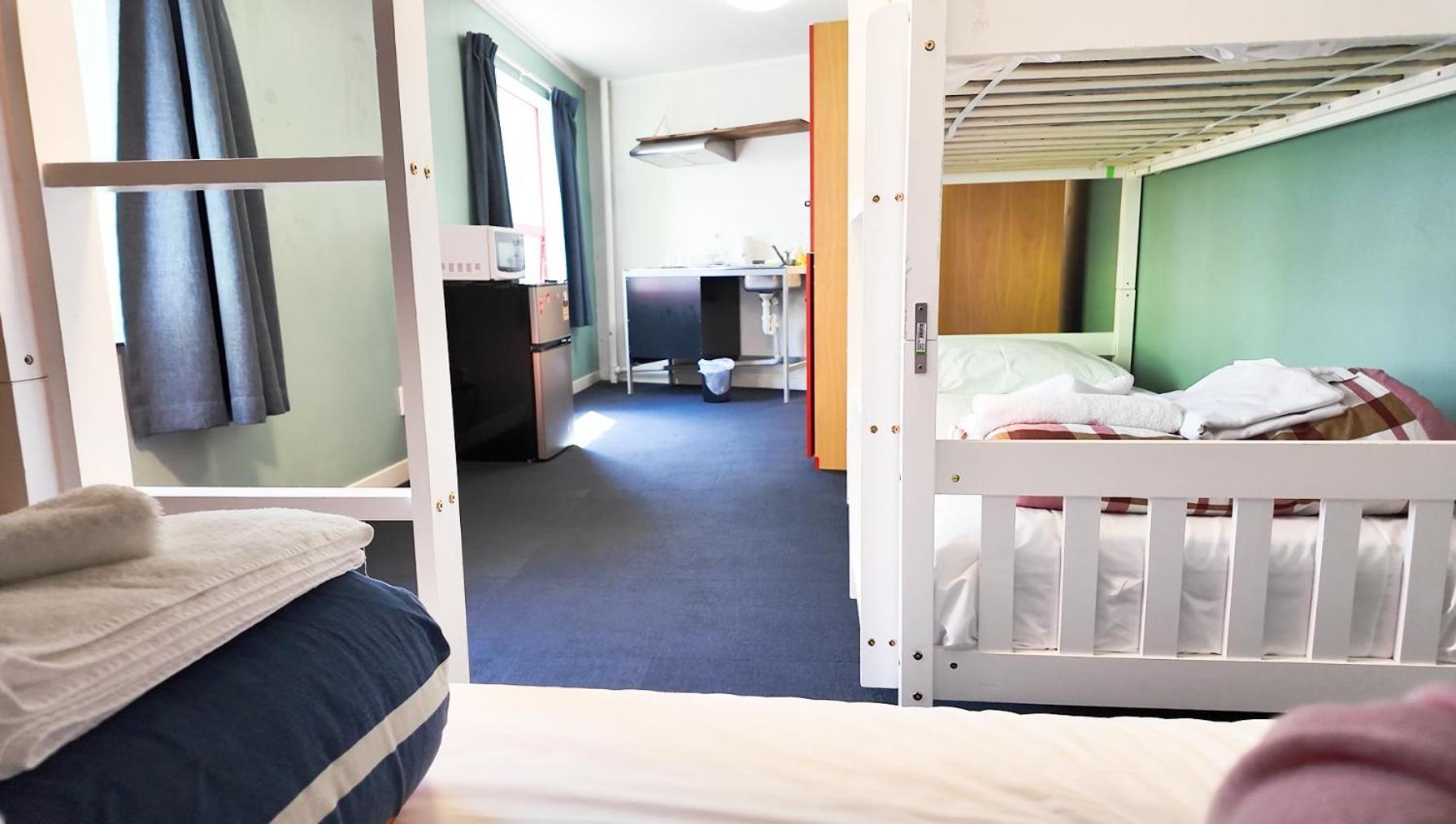 United Auckland Hostel Exterior photo