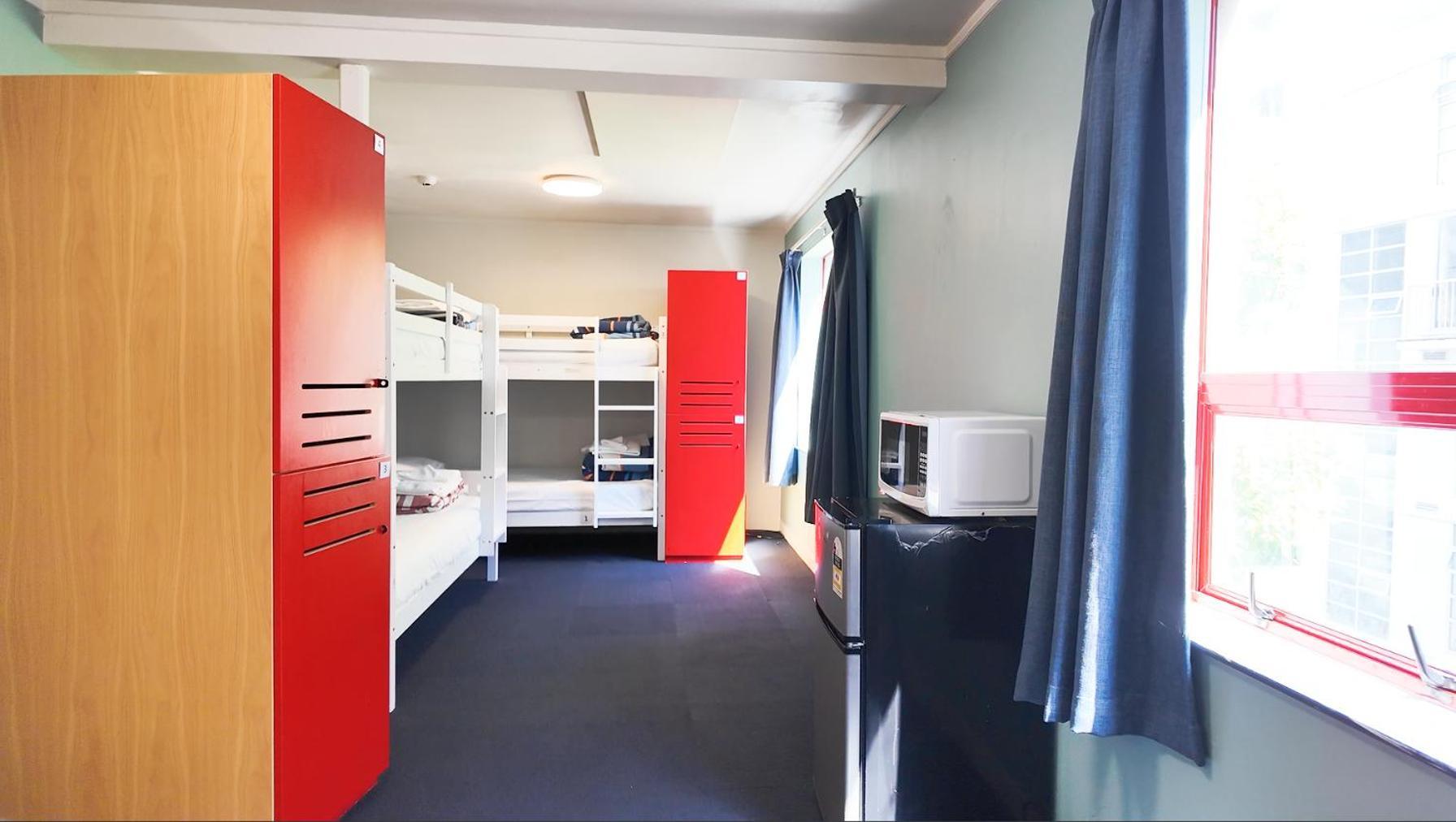 United Auckland Hostel Exterior photo
