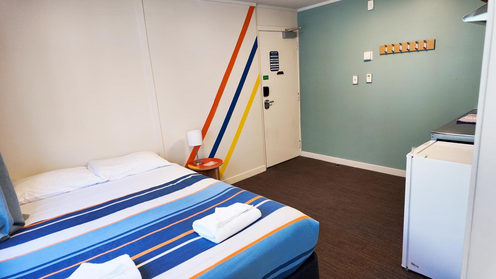 United Auckland Hostel Exterior photo