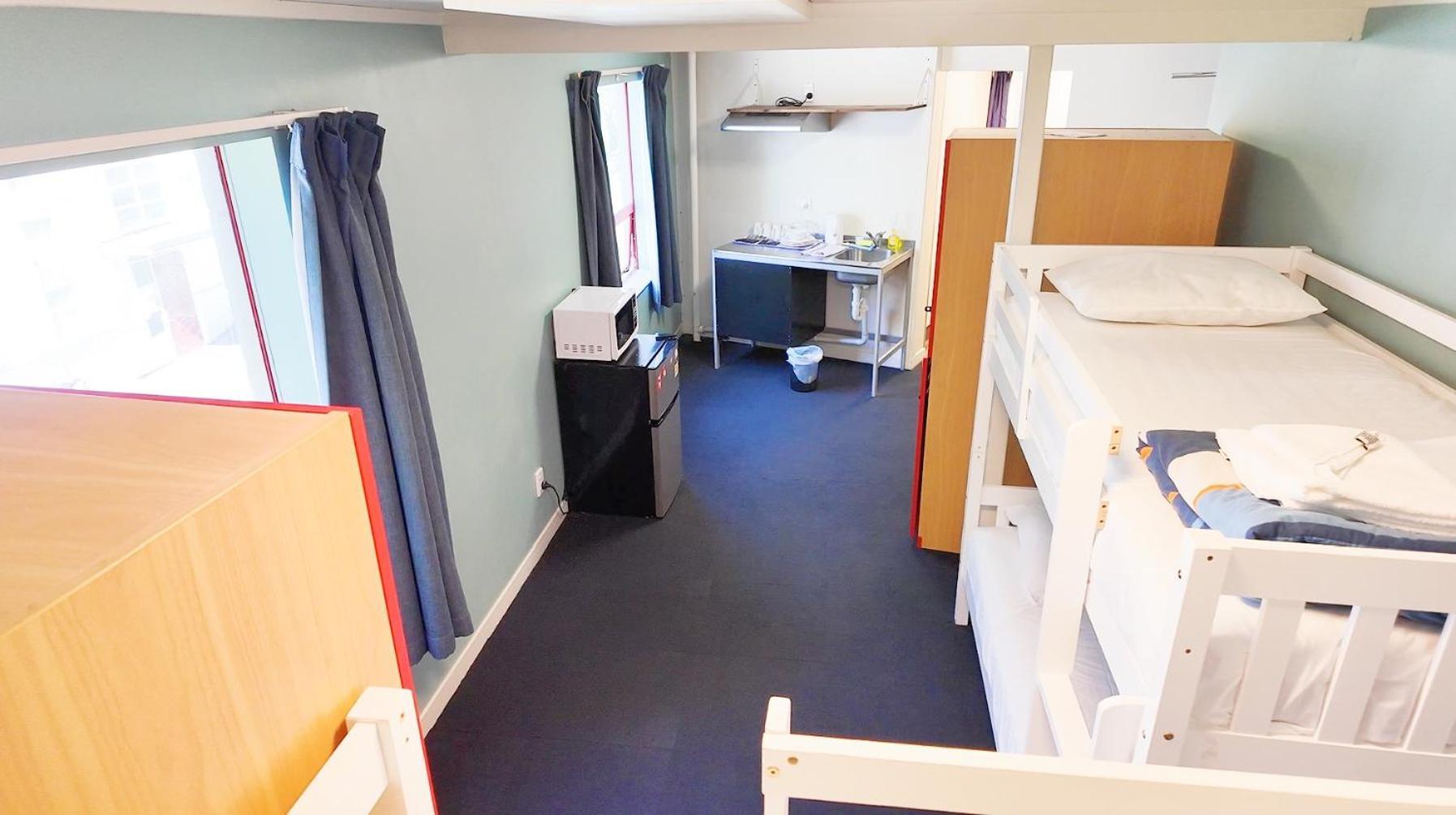 United Auckland Hostel Room photo