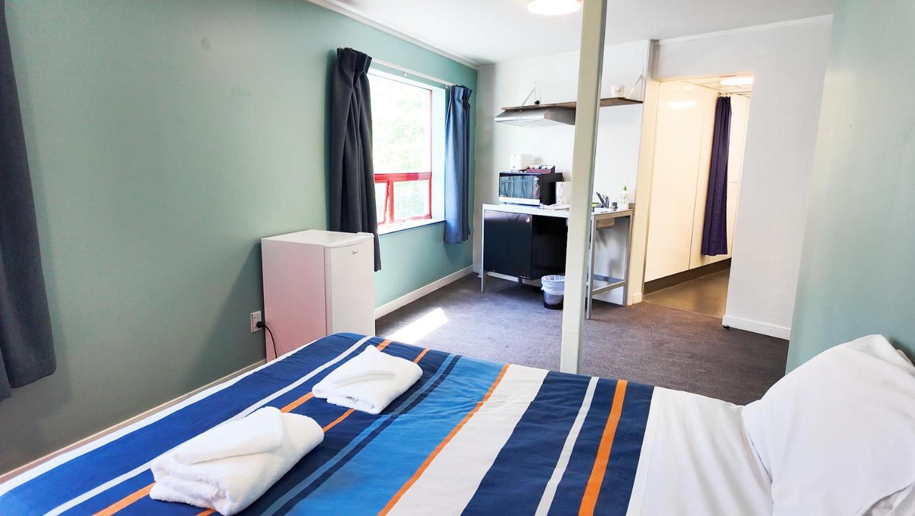 United Auckland Hostel Exterior photo